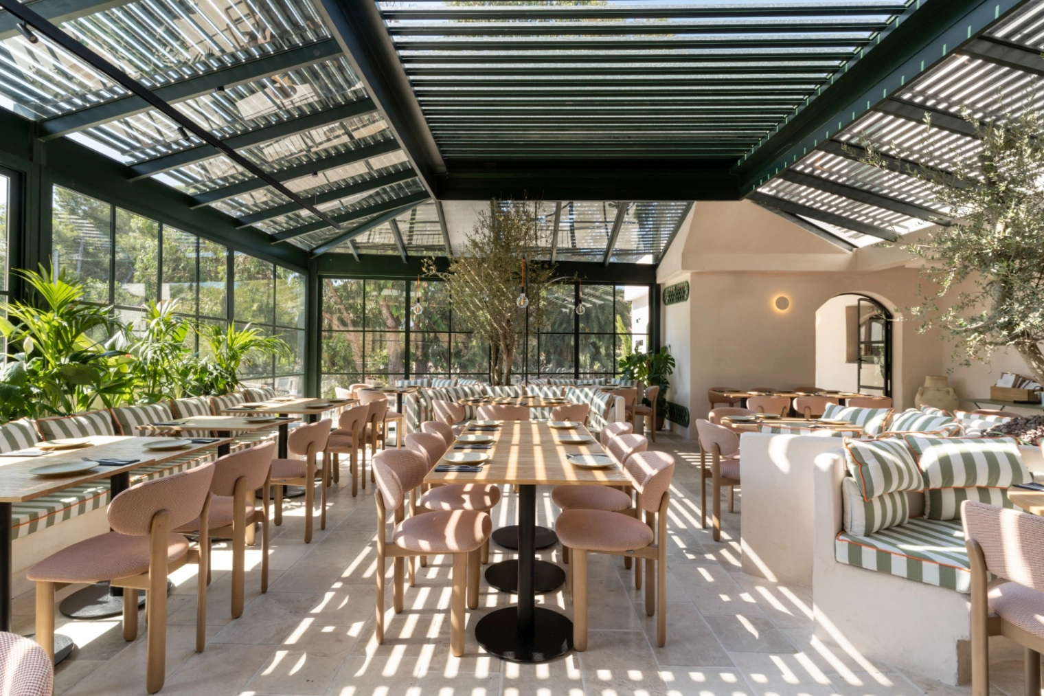 Studio base restaurante farini 11