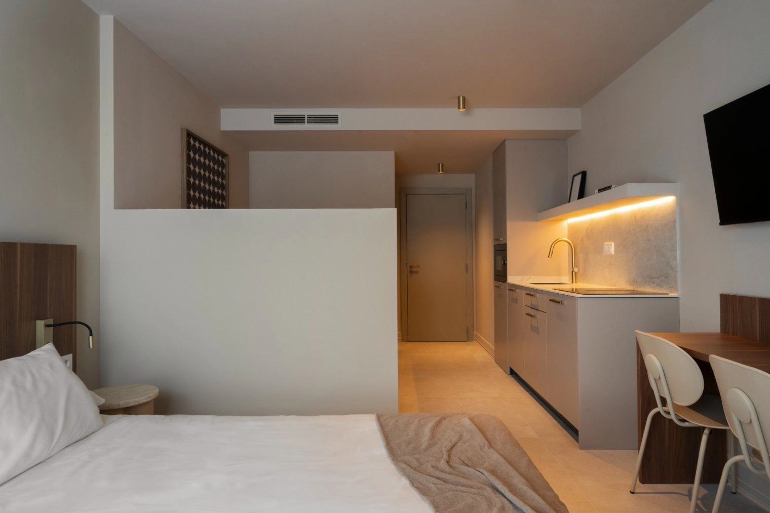 Studio base a2b collection arena 20