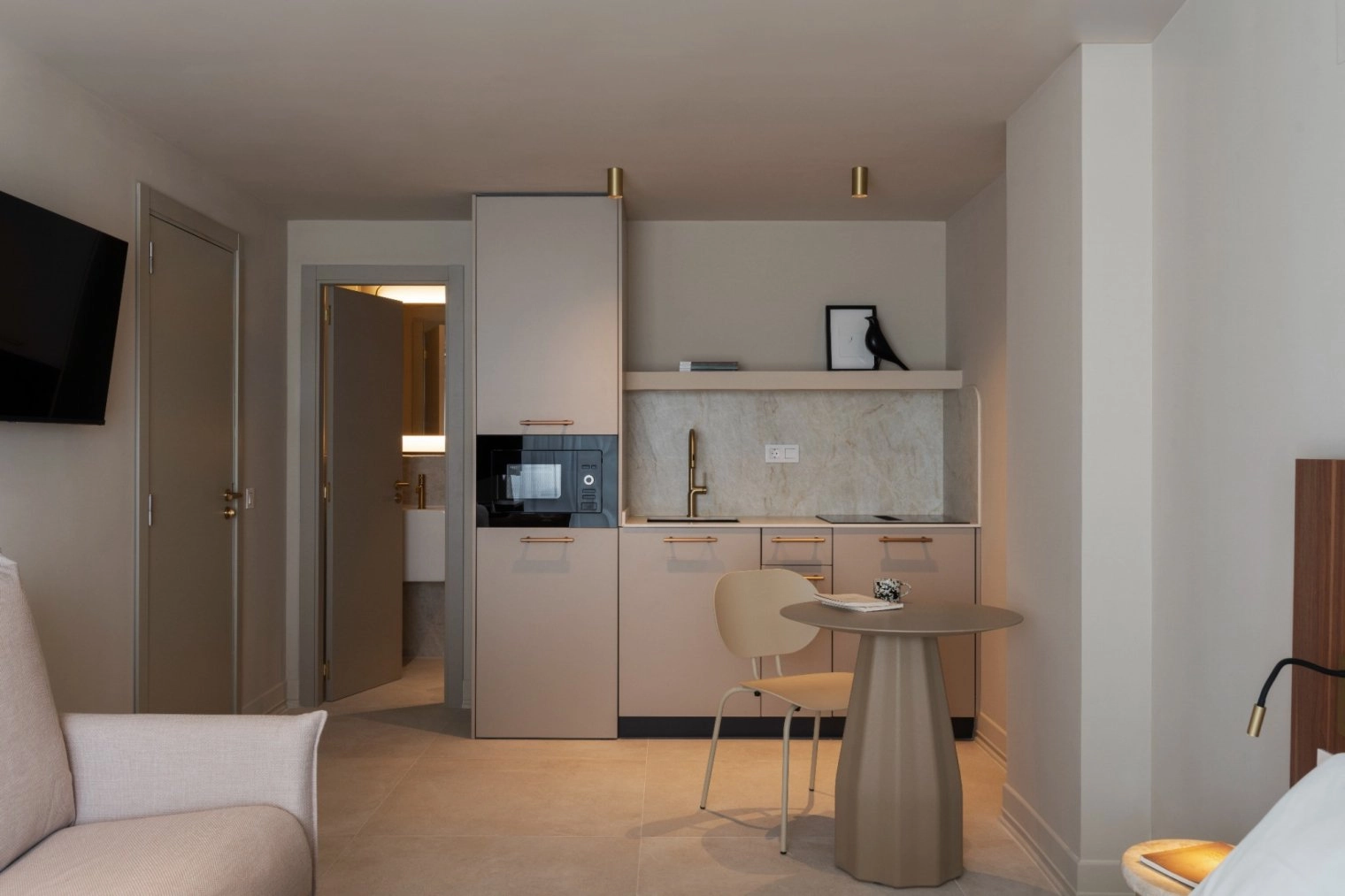 Studio base a2b collection arena 41